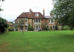 The Country House Company property to let Southwick, Nr Wickham / Petersfield /  Hampshire