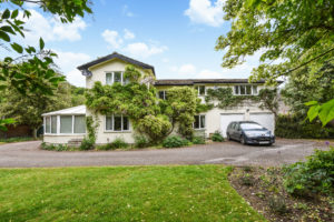 For sale detached 5 bed property