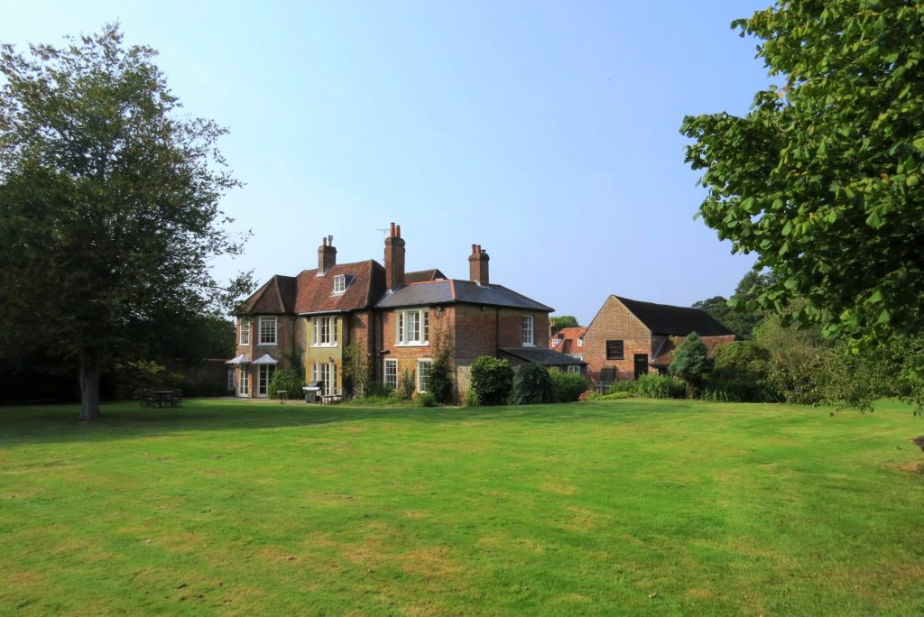 Available to let large country house in Southwick