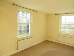 Property Image #16 of 31