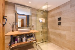 Property Image #9 of 21