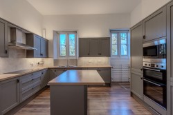 Property Image #4 of 10