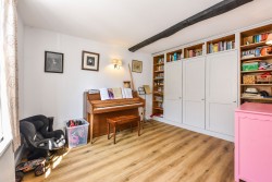 Property Image #5 of 12