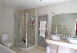 Property Image #9 of 14