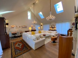 Property Image #4 of 12