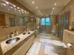Property Image #10 of 12