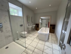 Property Image #14 of 18