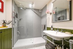 Property Image #6 of 13