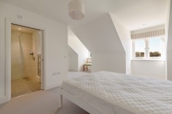 Property Image #8 of 13