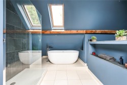 Property Image #8 of 18