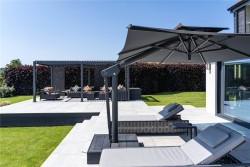 Property Image #5 of 18