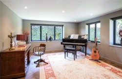 Property Image #10 of 18