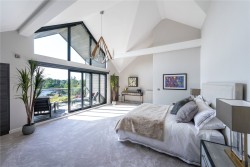 Property Image #13 of 18