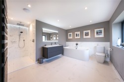 Property Image #16 of 18