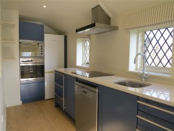 Property Image #2 of 8