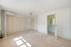 Property Image #11 of 18