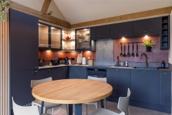 Property Image #2 of 9